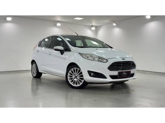 FORD FIESTA 1.6 TITANIUM HATCH 16V FLEX 4P POWERSHIFT FORD FIESTA 1.6 TITANIUM HATCH 16V FLEX 4P POWERSHIFT